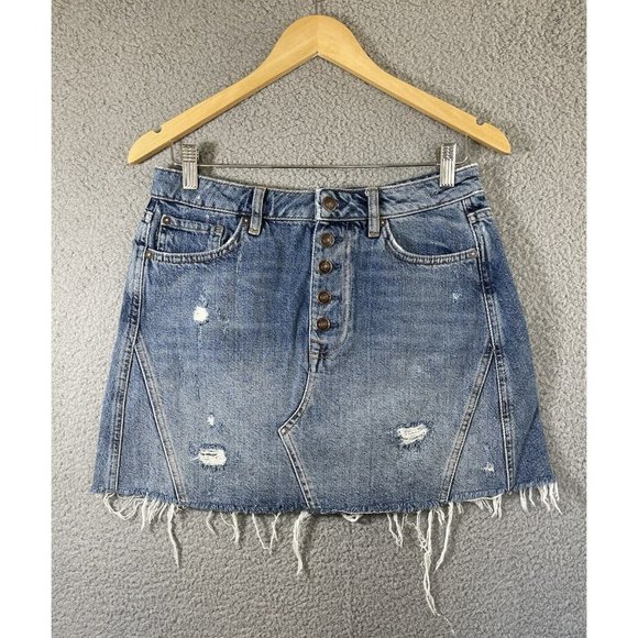 Free People High Rise Button Fly Denim Distressed Mini Jean Skirt Size 29 - Picture 2 of 10